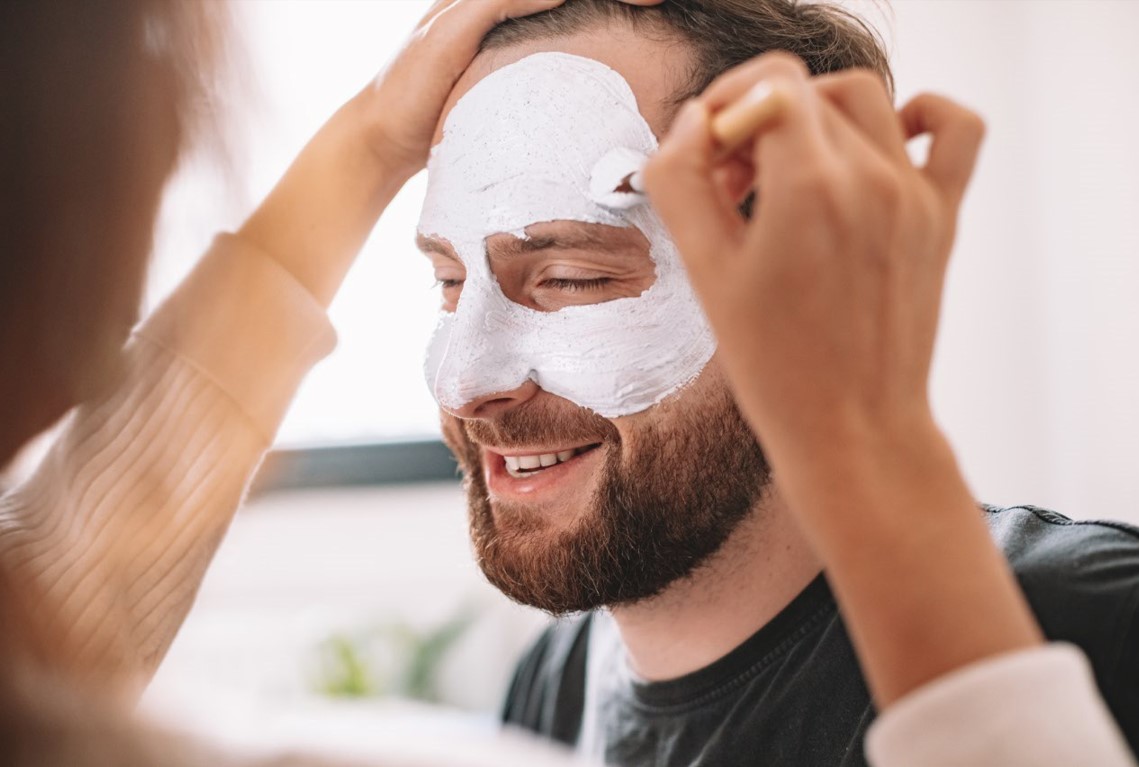 Recupera tu belleza con los tratamientos de rejuvenecimiento facial en la Clínica Obesidad y Envejecimiento